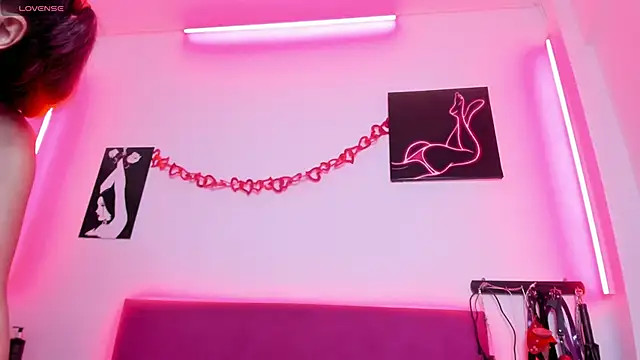 Snapshot of Little_Naughtty chatting on 02-15-25, 05:30 Little Naughtty online show from 02-15-25, 05:30