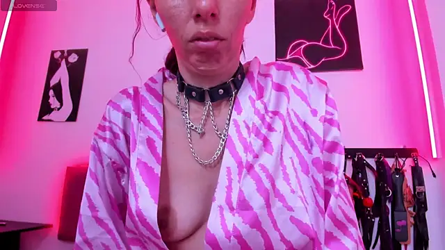 Snapshot of Little_Naughtty chatting on 03-01-25, 02:23 Little Naughtty online show from 03-01-25, 02:23