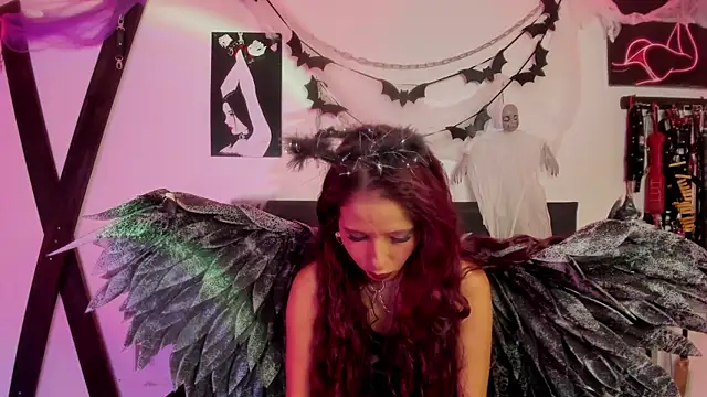 Snapshot of Little_Naughtty chatting on 10-25-25, 02:02 Little Naughtty online show from 10-25-25, 02:02