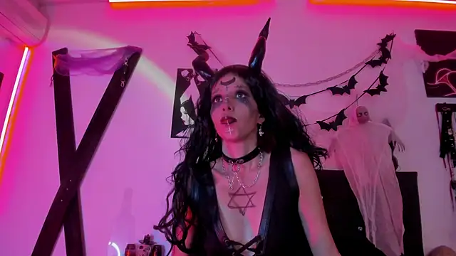 Snapshot of Little_Naughtty chatting on 10-30-25, 01:34 Little Naughtty online show from 10-30-25, 01:34