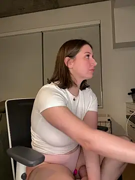 nerdynina online show from 02-12-25, 12:16