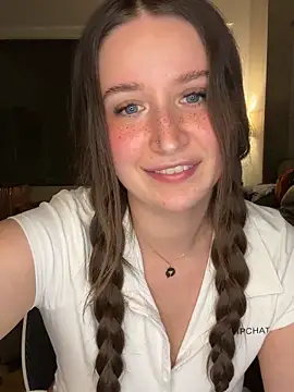 Snapshot of nerdynina chatting on 03-08-26, 03:21 nerdynina online show from 03-08-26, 03:21