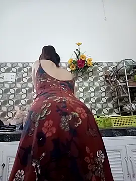 Snapshot of ___Erin___ chatting on 03-06-25, 03:35 Erin online show from 03-06-25, 03:35