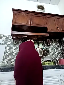 Snapshot of ___Erin___ chatting on 09-11-25, 03:17 Erin online show from 09-11-25, 03:17