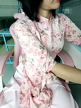 Snapshot of ___Erin___ chatting on 09-11-25, 03:23 Erin online show from 09-11-25, 03:23