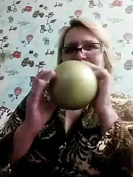 Forest-Lady online show from 12-18-24, 02:06