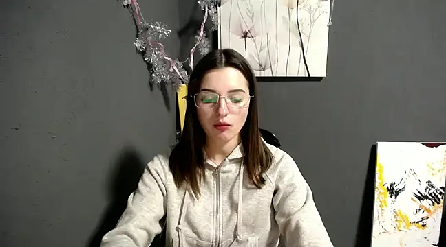 lady olivia  online show from 12-23-24, 01:13