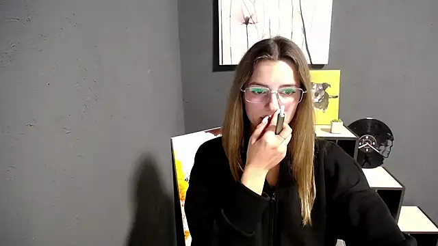 lady olivia  online show from 10-02-25, 04:47