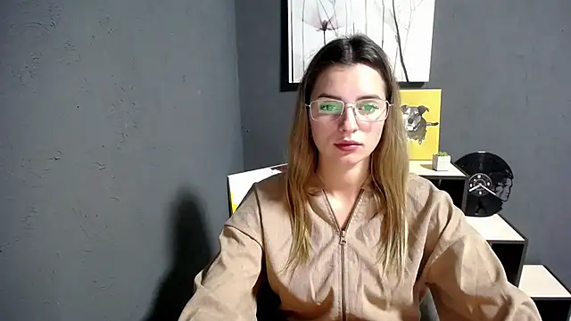 lady olivia  online show from 10-07-25, 05:10