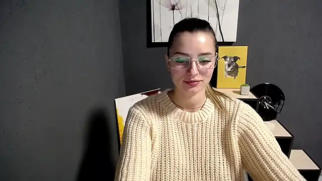 lady olivia  online show from 10-28-25, 02:31