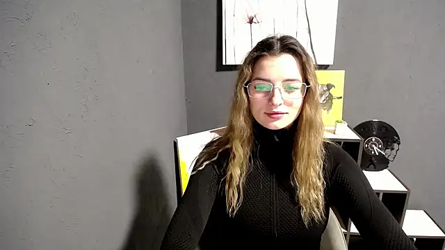 lady olivia  online show from 10-30-25, 01:12