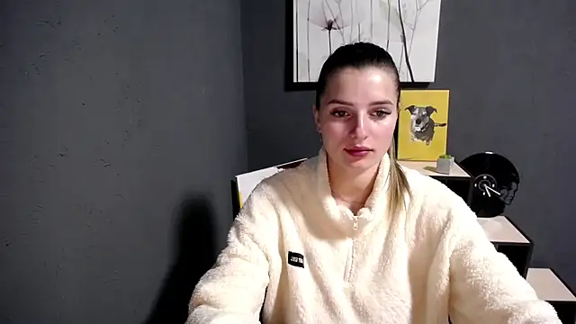 lady olivia  online show from 11-08-25, 01:33