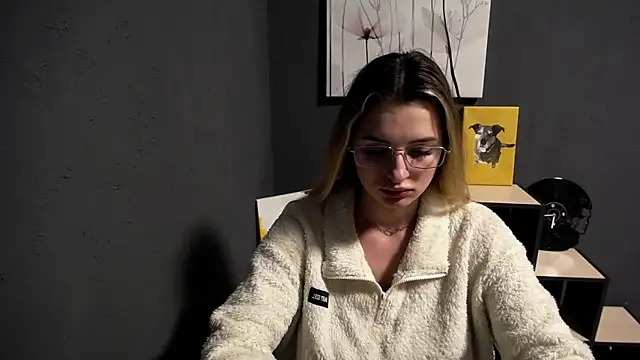 lady olivia  online show from 04-22-26, 05:25