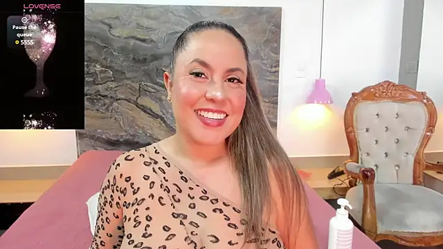 Snapshot of Alisson_zambrano chatting on 02-24-25, 08:14 Alisson zambrano online show from 02-24-25, 08:14