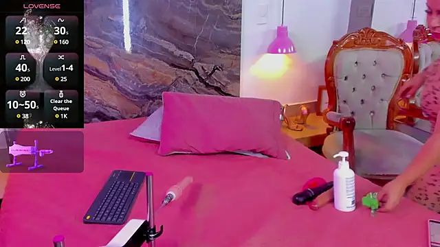 Snapshot of Alisson_zambrano chatting on 03-18-25, 07:53 Alisson zambrano online show from 03-18-25, 07:53