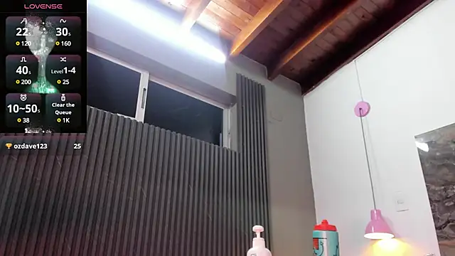 Snapshot of Alisson_zambrano chatting on 03-19-25, 11:03 Alisson zambrano online show from 03-19-25, 11:03