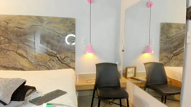 Alisson zambrano online show from 12-18-25, 08:26