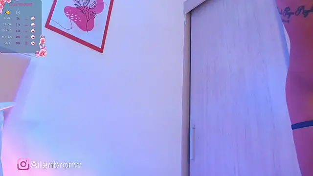 Snapshot of elianabrown chatting on 12-22-24, 03:22 elianabrown online show from 12-22-24, 03:22