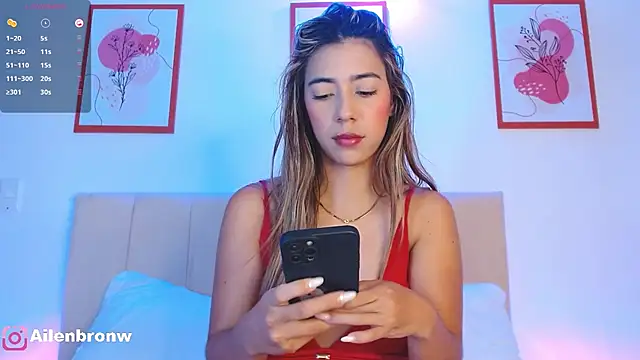 Snapshot of elianabrown chatting on 02-25-25, 12:47 elianabrown online show from 02-25-25, 12:47