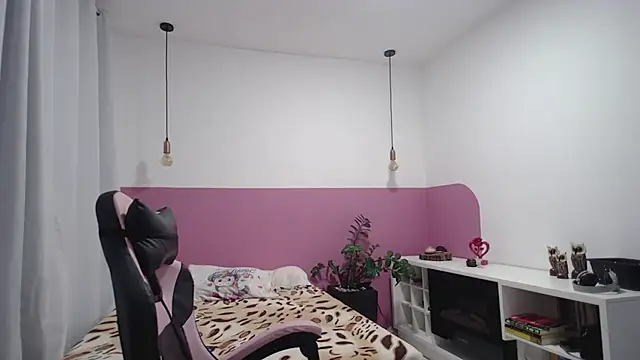 YasmimBrasil online show from 07-10-26, 06:50