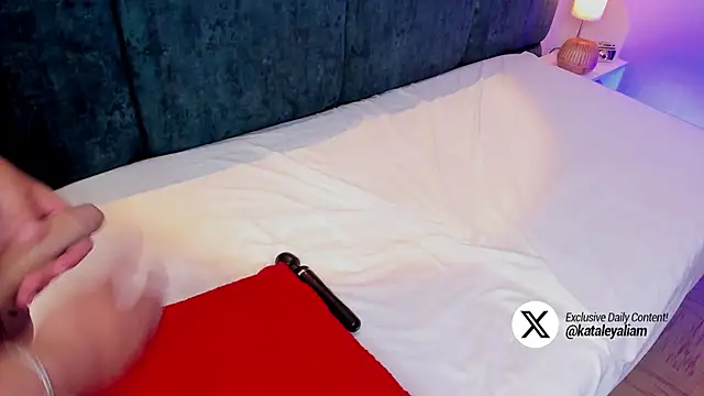 Snapshot of kataleyandliam chatting on 02-13-25, 10:33 kataleyandliam online show from 02-13-25, 10:33