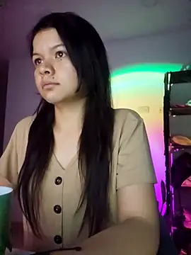 Snapshot of azumiichan chatting on 01-18-25, 03:53 azumiichan online show from 01-18-25, 03:53