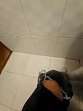 Snapshot of azumiichan chatting on 01-24-25, 08:43 azumiichan online show from 01-24-25, 08:43