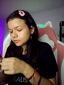 Snapshot of azumiichan chatting on 02-11-25, 04:01 azumiichan online show from 02-11-25, 04:01