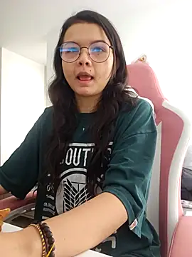 Snapshot of azumiichan chatting on 09-15-25, 09:37 azumiichan online show from 09-15-25, 09:37