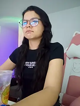 Snapshot of azumiichan chatting on 10-23-25, 12:10 azumiichan online show from 10-23-25, 12:10