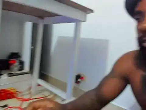 Snapshot of Freedom_24 chatting on 01-11-25, 12:33 Freedom 24 online show from 01-11-25, 12:33