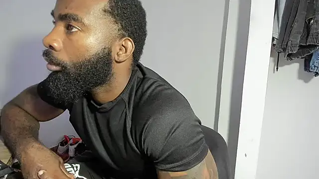 Snapshot of Freedom_24 chatting on 09-18-25, 05:26 Freedom 24 online show from 09-18-25, 05:26