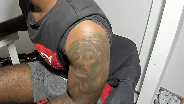 Snapshot of Freedom_24 chatting on 09-24-25, 11:19 Freedom 24 online show from 09-24-25, 11:19