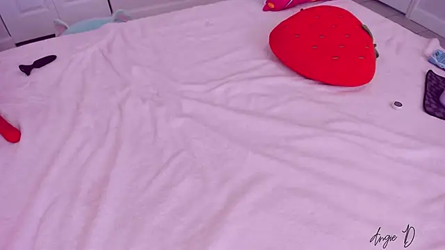 Snapshot of AngieDaniels1 chatting on 01-29-25, 03:58 AngieDaniels1 online show from 01-29-25, 03:58