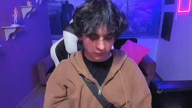 Luke Howland online show from 12-17-24, 03:39