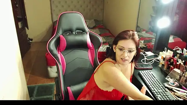 Carol Scottt online show from 12-28-24, 03:26