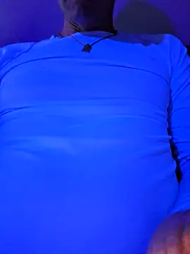 Snapshot of McdyllanXX chatting on 03-20-25, 10:29 McdyllanXX online show from 03-20-25, 10:29