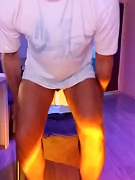 Snapshot of McdyllanXX chatting on 09-09-25, 05:34 McdyllanXX online show from 09-09-25, 05:34