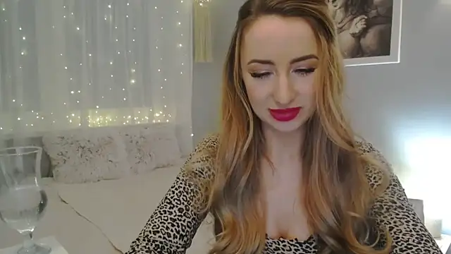 Snapshot of JulietteDiamond chatting on 01-12-25, 09:40 JulietteDiamond online show from 01-12-25, 09:40