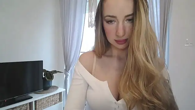 Snapshot of JulietteDiamond chatting on 10-06-25, 03:20 JulietteDiamond online show from 10-06-25, 03:20