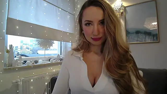 Snapshot of JulietteDiamond chatting on 12-15-25, 08:18 JulietteDiamond online show from 12-15-25, 08:18