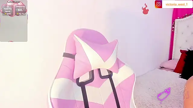 Snapshot of Victoria_west chatting on 09-27-25, 11:37 Victoria west online show from 09-27-25, 11:37