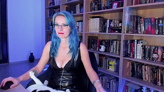 Queen of Hearts1 online show from 11-07-25, 08:42