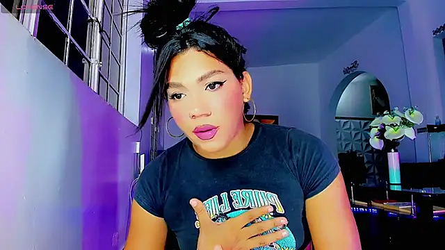 Snapshot of Oficial_angela chatting on 12-17-24, 06:13 Oficial angela online show from 12-17-24, 06:13