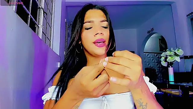 Snapshot of Oficial_angela chatting on 12-18-24, 10:08 Oficial angela online show from 12-18-24, 10:08