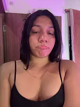 Snapshot of Oficial_angela chatting on 10-18-25, 11:27 Oficial angela online show from 10-18-25, 11:27