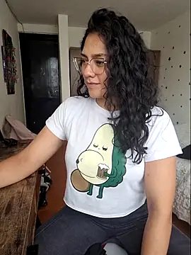 Thaliacooper  online show from 10-22-25, 04:51