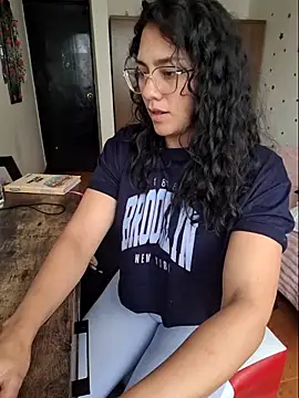 Thaliacooper  online show from 11-24-25, 05:45