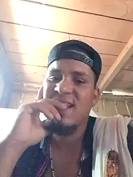 Snapshot of LemonyArcus chatting on 12-02-25, 04:13 LemonyArcus online show from 12-02-25, 04:13