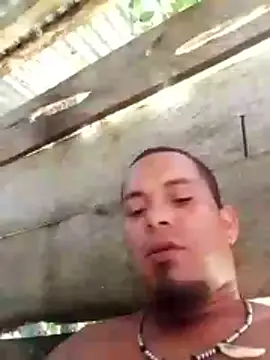 Snapshot of LemonyArcus chatting on 12-04-25, 08:28 LemonyArcus online show from 12-04-25, 08:28